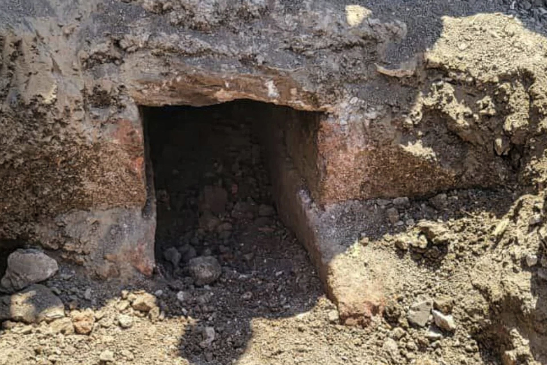 قناة مائية قديمة في ذمار تكشف عبقرية "حضارة الماء والحجر"