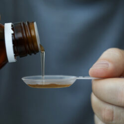 منظمة الصحة العالمية تحذر من أدوية سعال ملوثة في الهند لها صلة بوفاة 17 طفلا