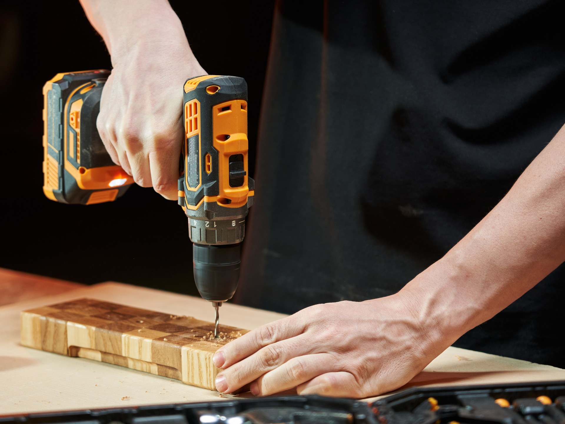 تهوى الأعمال المنزلية؟ دليلك لاختيار المثقاب المثالي لاحتياجاتك