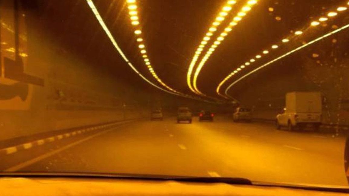 التحكم المروري تطلب من السائقين توخي الحذر وتخفيف السرعة داخل انفاق المطار