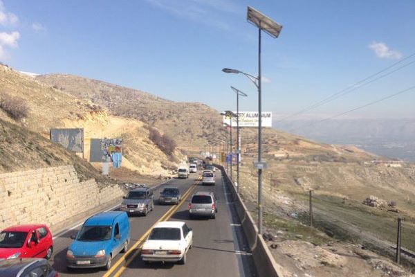 إعادة فتح السير على طريق ضهر البيدر