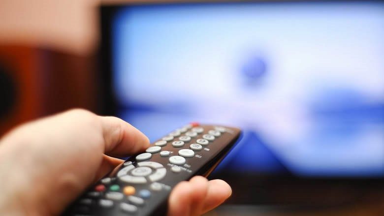 مقدمات نشرات الأخبار المسائية لليوم السبت