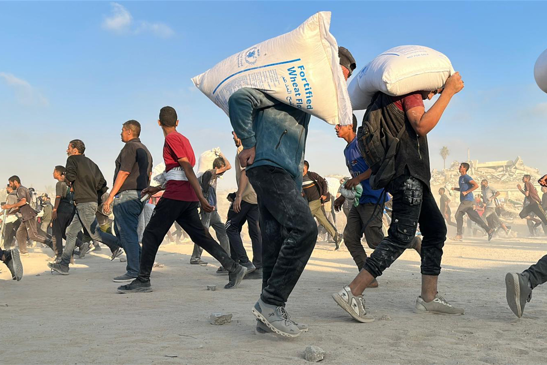 إسرائيل تتحكم في كميات وأسعار وأصناف الغذاء الداخل لغزة