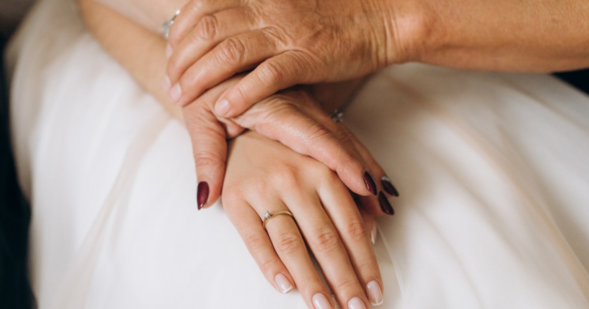 يداكِ مرآة عمركِ الحقيقي.. لماذا تكشفان أسرار الزمن قبل وجهك؟