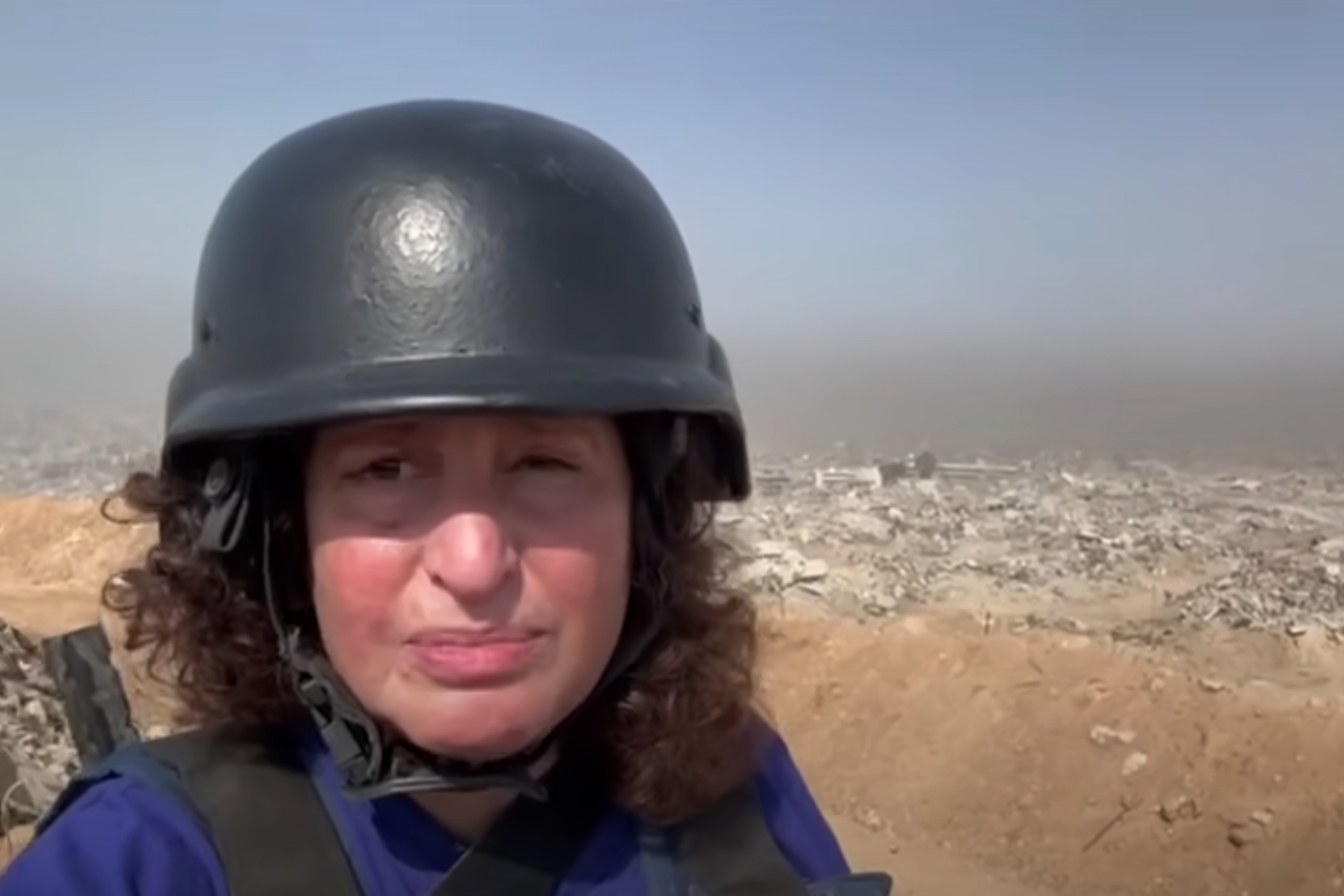 كيف وصفت مراسلة أجنبية زيارتها لغزة وماذا قالت عن "الخط الأصفر"؟