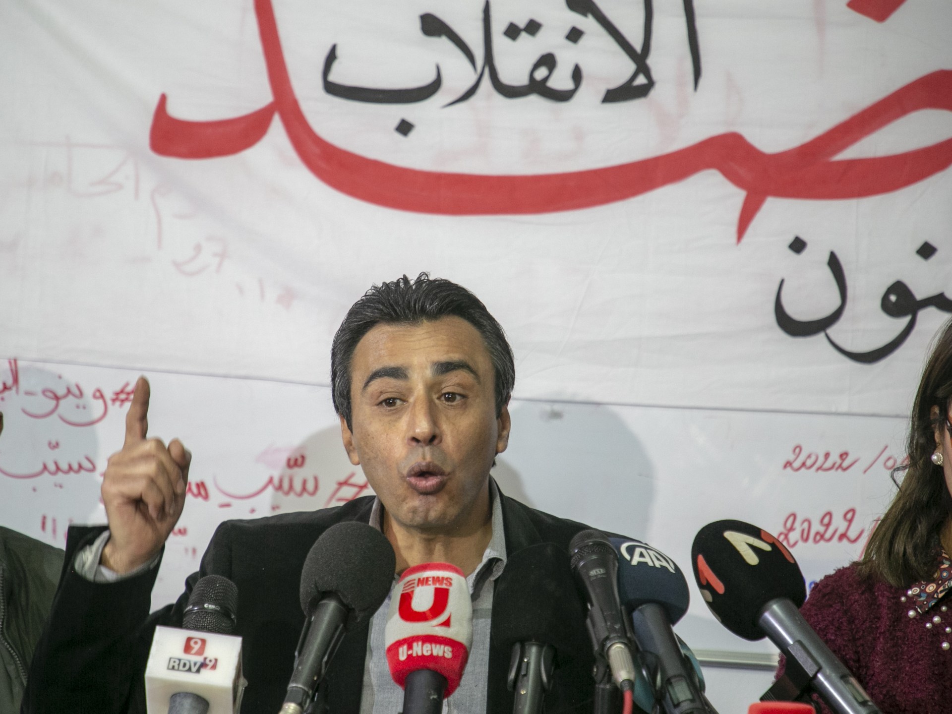 تدهور صحة معارض تونسي بارز مضرب عن الطعام بسجنه
