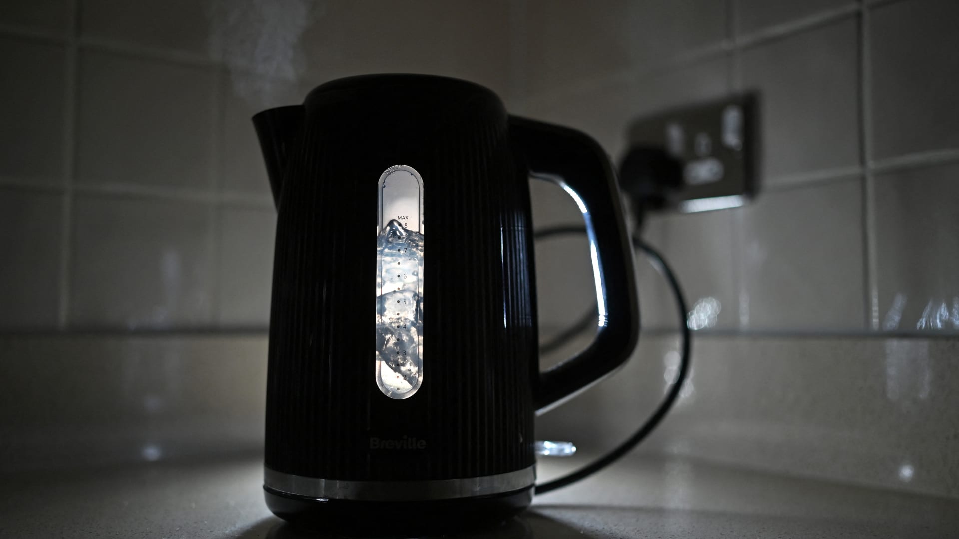 6 أسباب ستدفعك لشرب الماء الساخن عند الاستيقاظ صباحًا