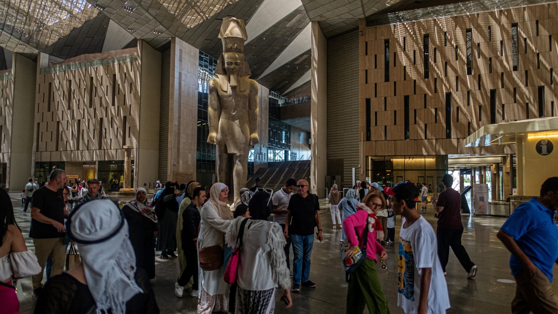 بث مباشر: المتحف المصري الكبير يفتتح أبوابه بعد طول انتظار.. الحلم يتحقق
