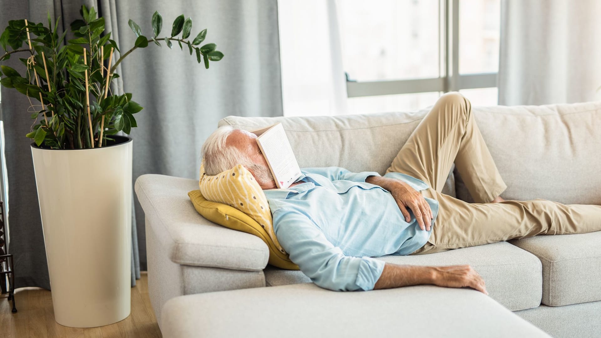 عادات يومية لمكافحة التعب والرغبة الشديدة في النوم