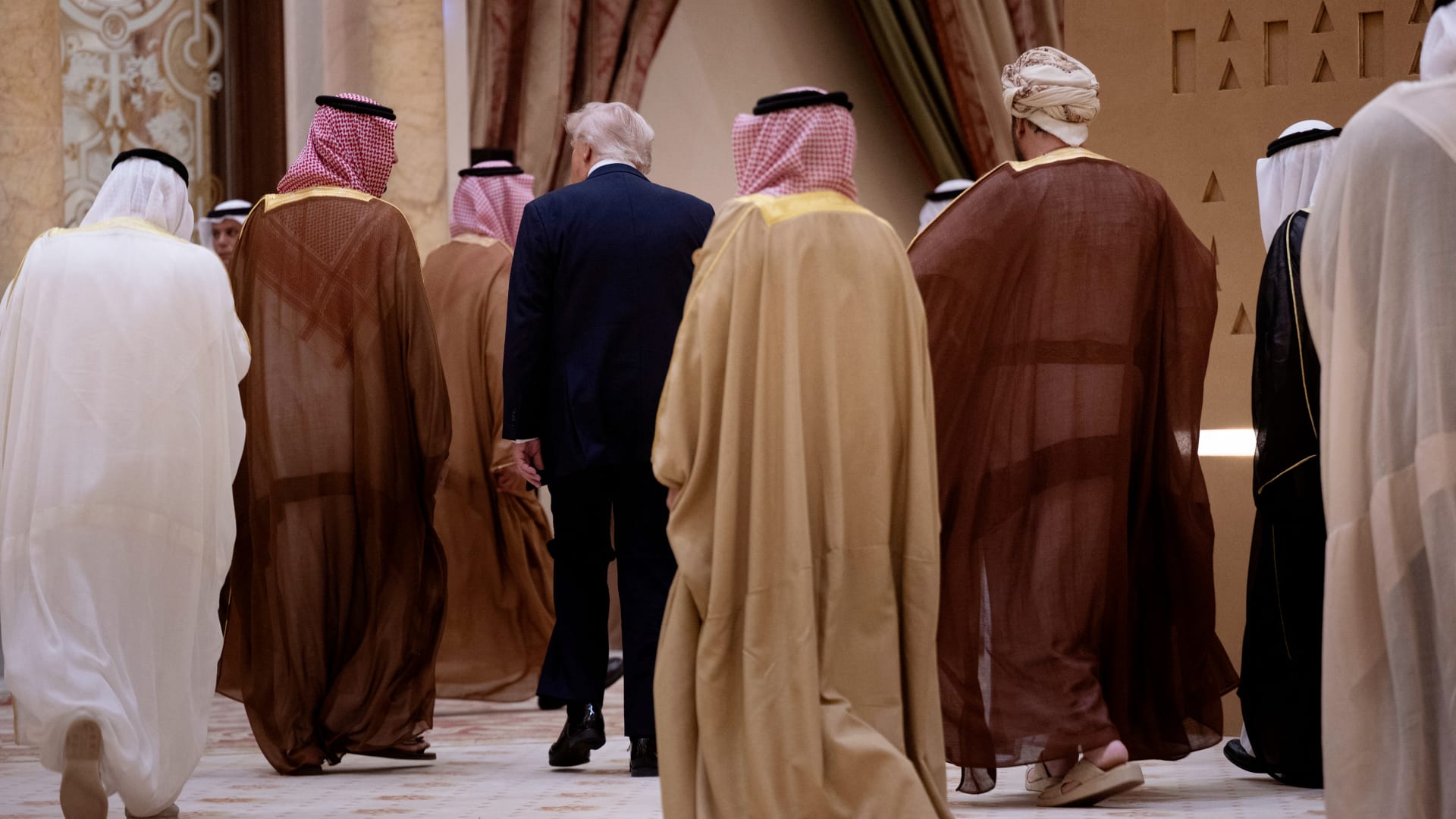 مسؤول بالشرق الأوسط يكشف لـCNN ماذا يُنتظر قبل إرسال قوات سلام إلى غزة؟.. ومما حذّر العاهل الأردني الملك عبدالله؟