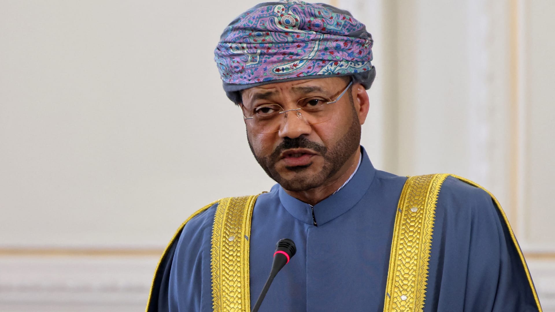 وزير خارجية عُمان: إسرائيل هي المصدر الرئيسي لغياب الأمن بالمنطقة وليس إيران