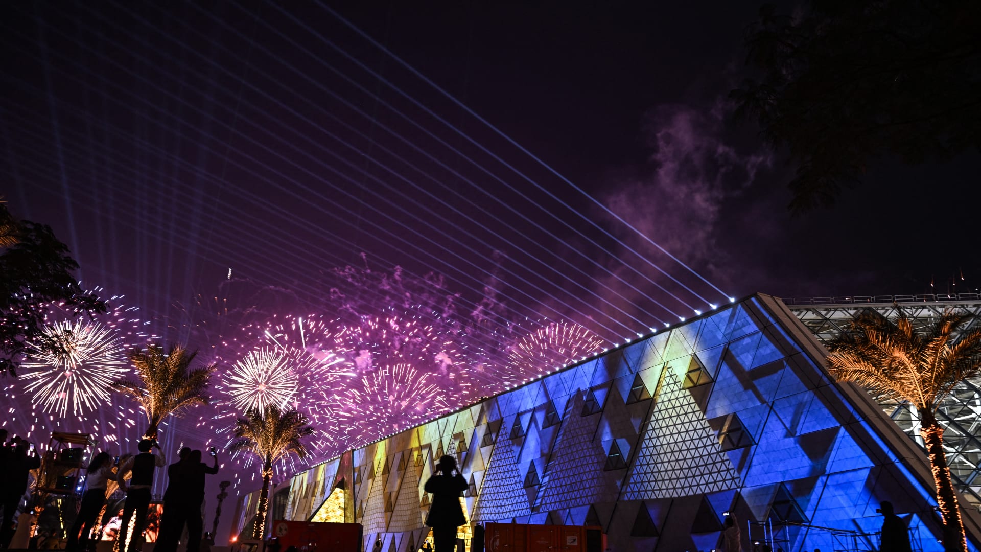 "شاهدته تلفزيونيًا".. علاء مبارك يعلق على افتتاح المتحف المصري الكبير