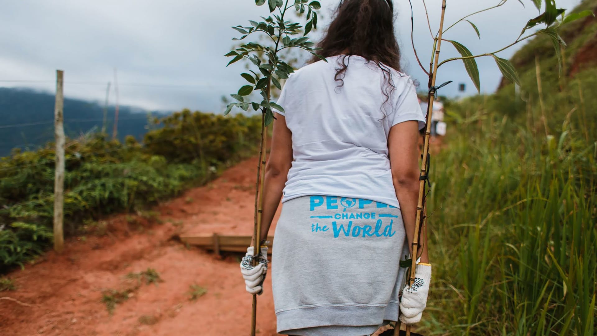 فرصة ذهبية أم مخاطرة؟ هكذا يسافر الشباب حول العالم مجاناً