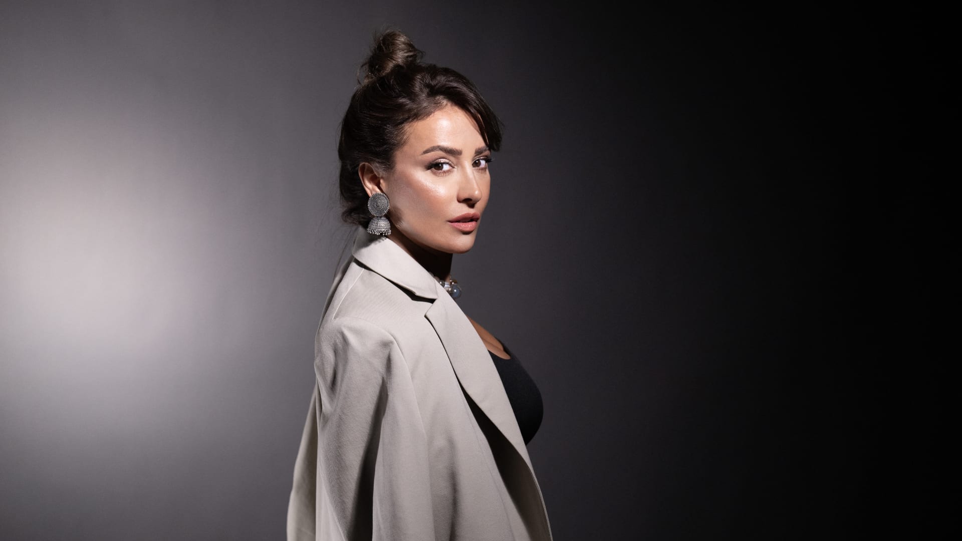 لجأت للنقابة.. كندة حنا تفجّر مفاجأة حول استبعادها من مسلسل "النويلاتي"