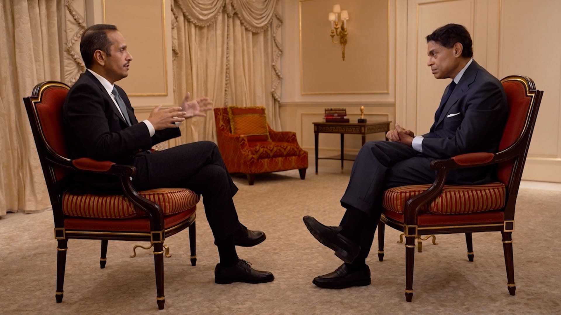 رئيس وزراء قطر يرد لـCNN على منتقدي علاقتهم بإيران وما إن كانت ضمانات ترامب بسبب الطائرة