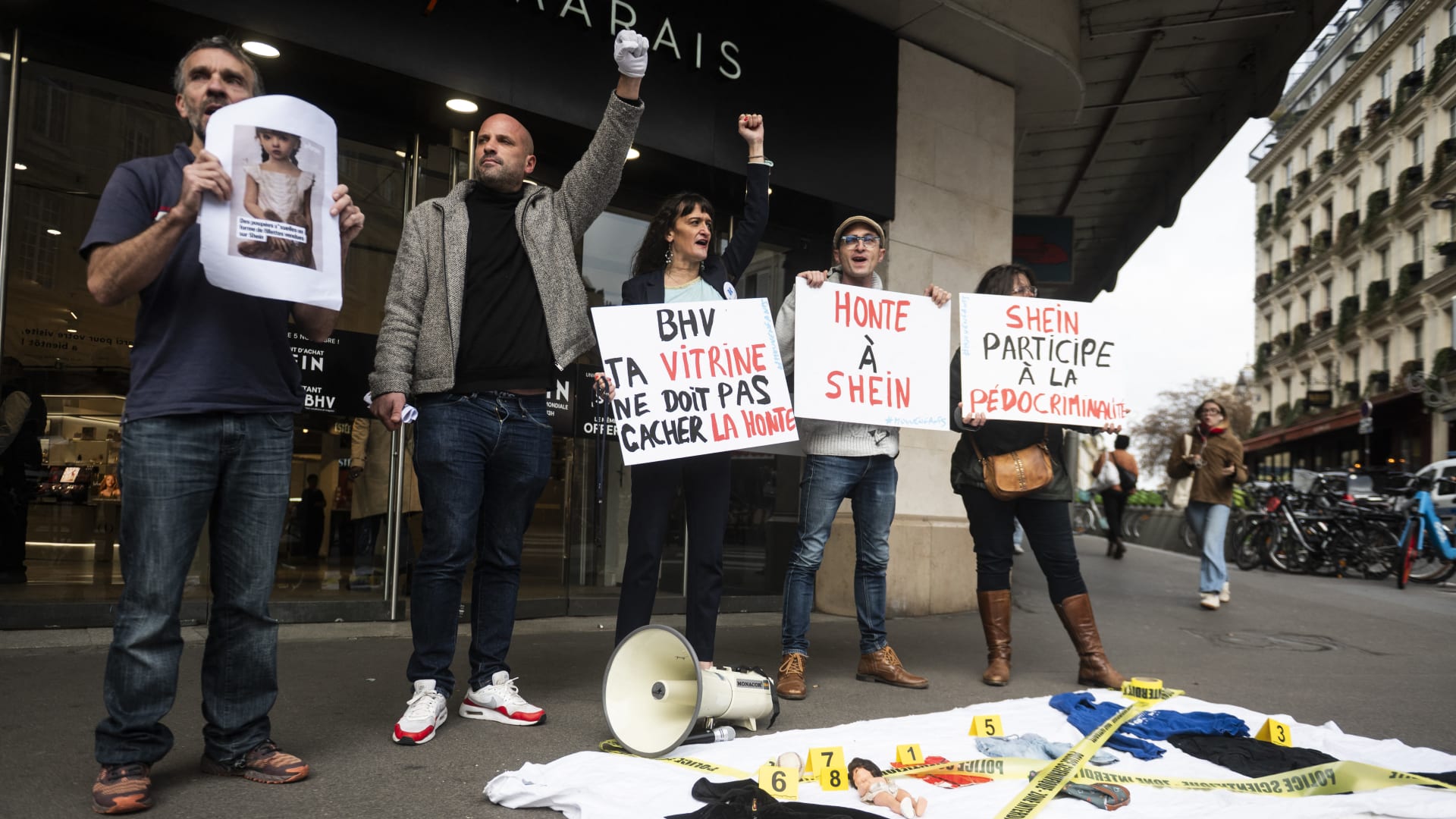 "دمى جنسية تشبه الأطفال" تدفع الحكومة الفرنسية لتهديد "شي إن" بالحظر.. والشركة ترد