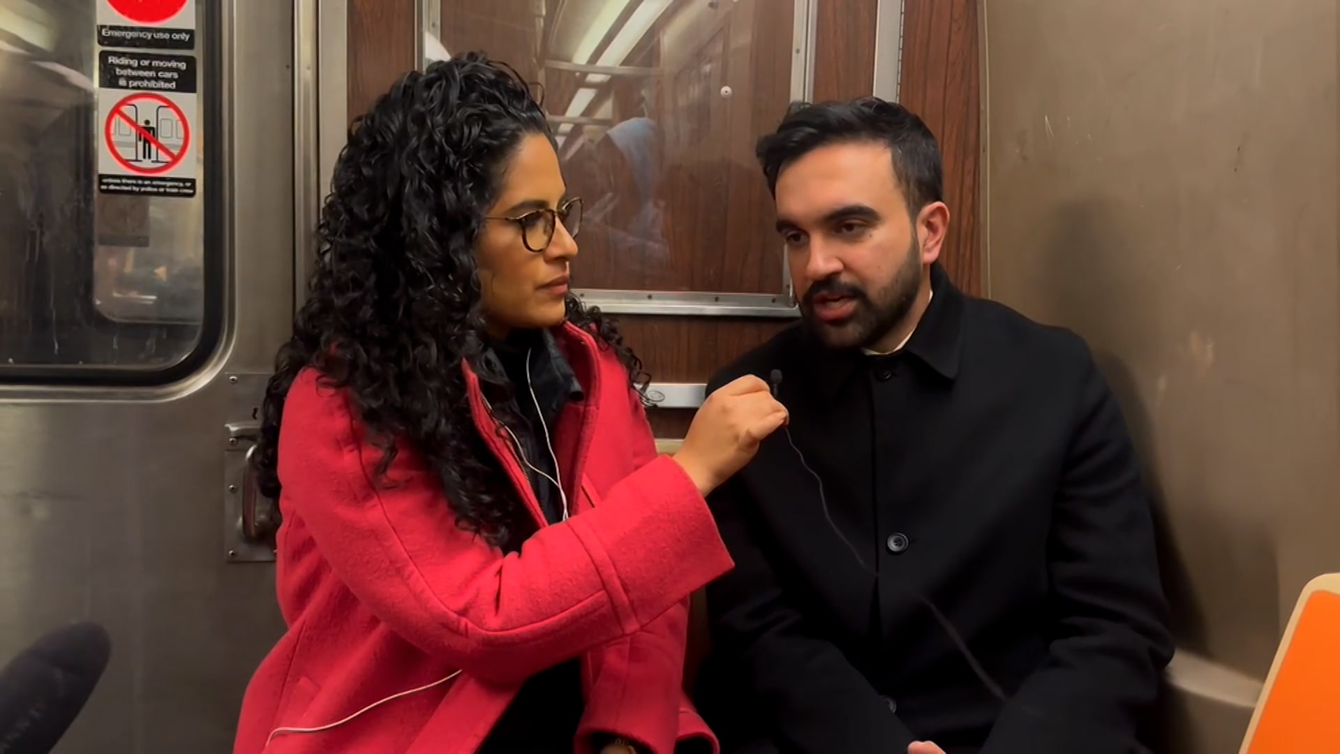 CNN تتحدث إلى زهران ممداني من داخل مترو الأنفاق قبل يوم الانتخابات.. إليكم ما قاله عن ترامب