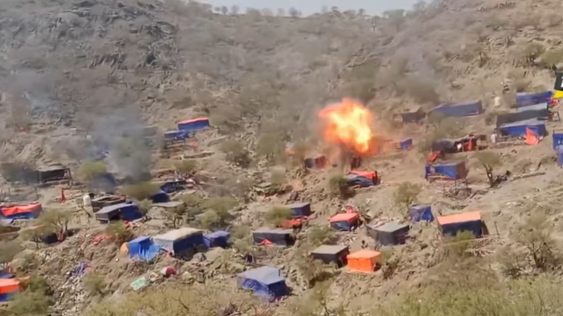 "قصف مخيمات مهاجرين على حدود اليمن والسعودية".. ما قصة الفيديو؟