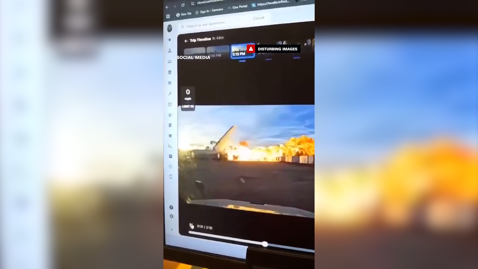انتشرت النيران بسرعة.. شاهد لحظة تحطم طائرة تابعة لشركة UPS بعد إقلاعها بقليل