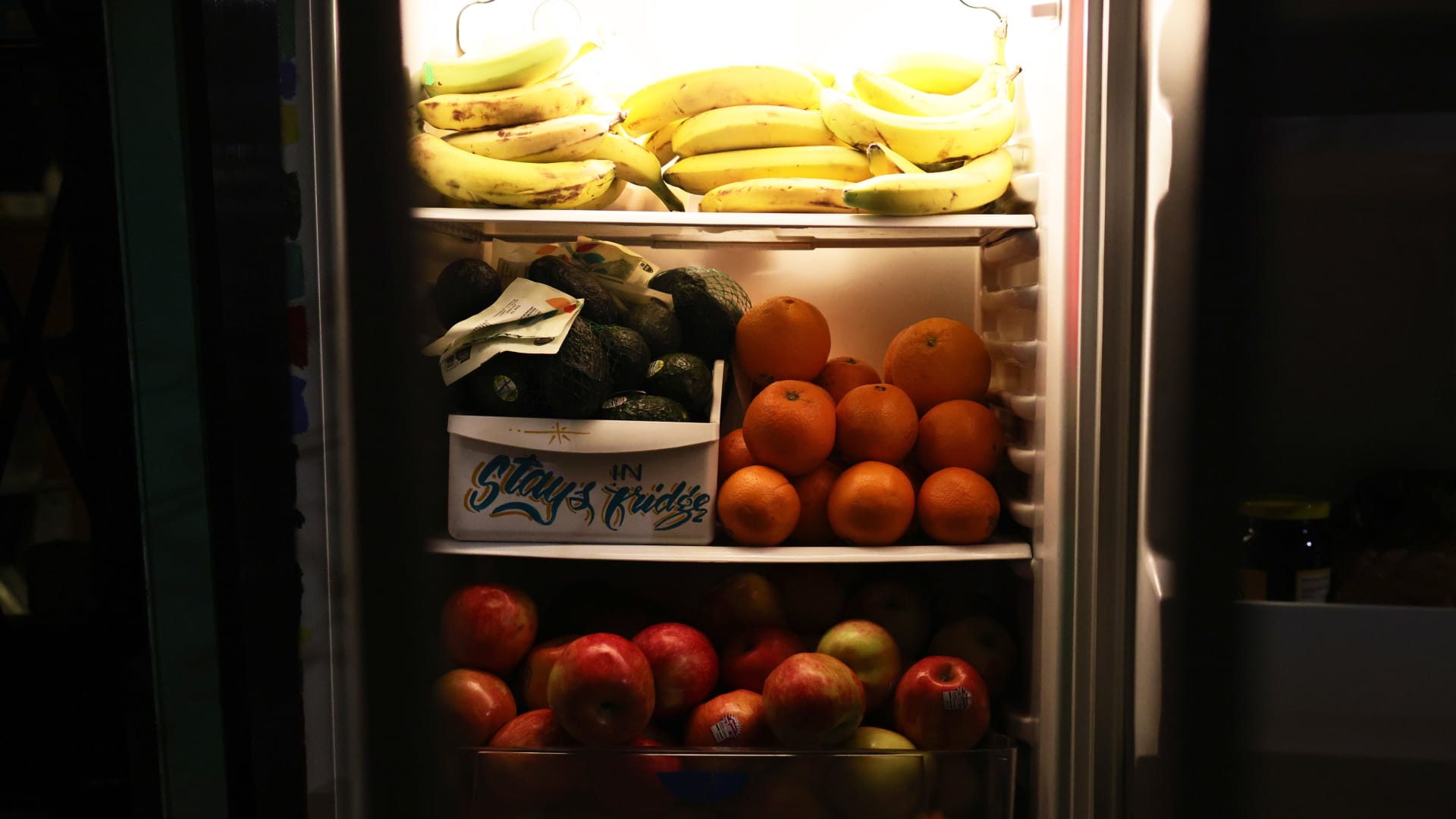 3 أنواع من الفاكهة يُمنع وضعها بالبراد.. ما السبب؟