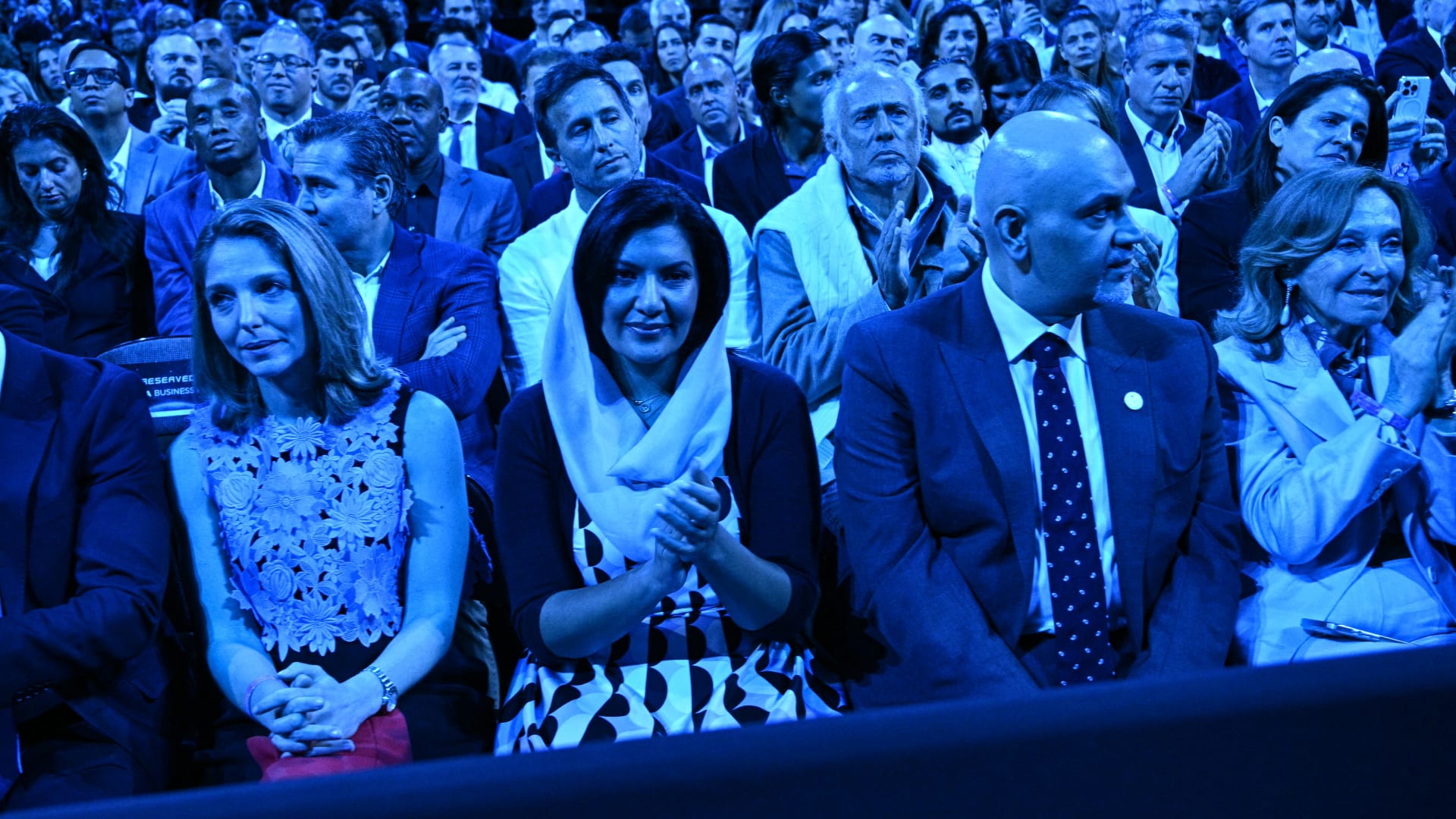 "أميرة سعودية لدها مال كثير".. ترامب يشعل تفاعلا بفيديو مزحة مع الأميرة ريما بنت بندر سفير المملكة بواشنطن