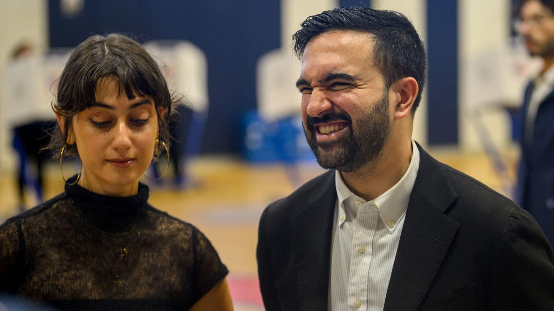 صور زوجة ممداني وتاريخهما في دبي يشعل تفاعلا عن سيدة نيويورك الأولى بعد فوز زوجها بالانتخابات