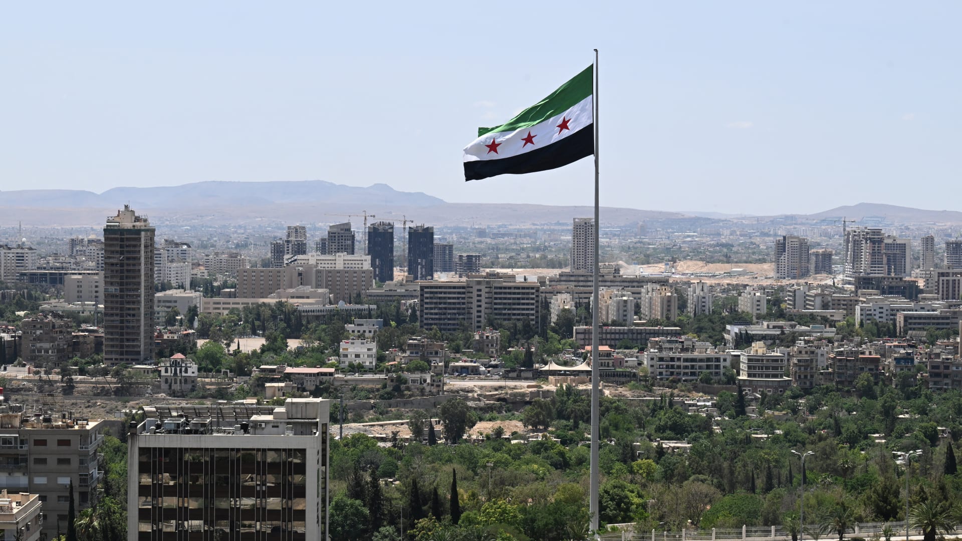 سوريا.. الخارجية ترد على تقارير "إنشاء قاعدة عسكرية أمريكية في دمشق"