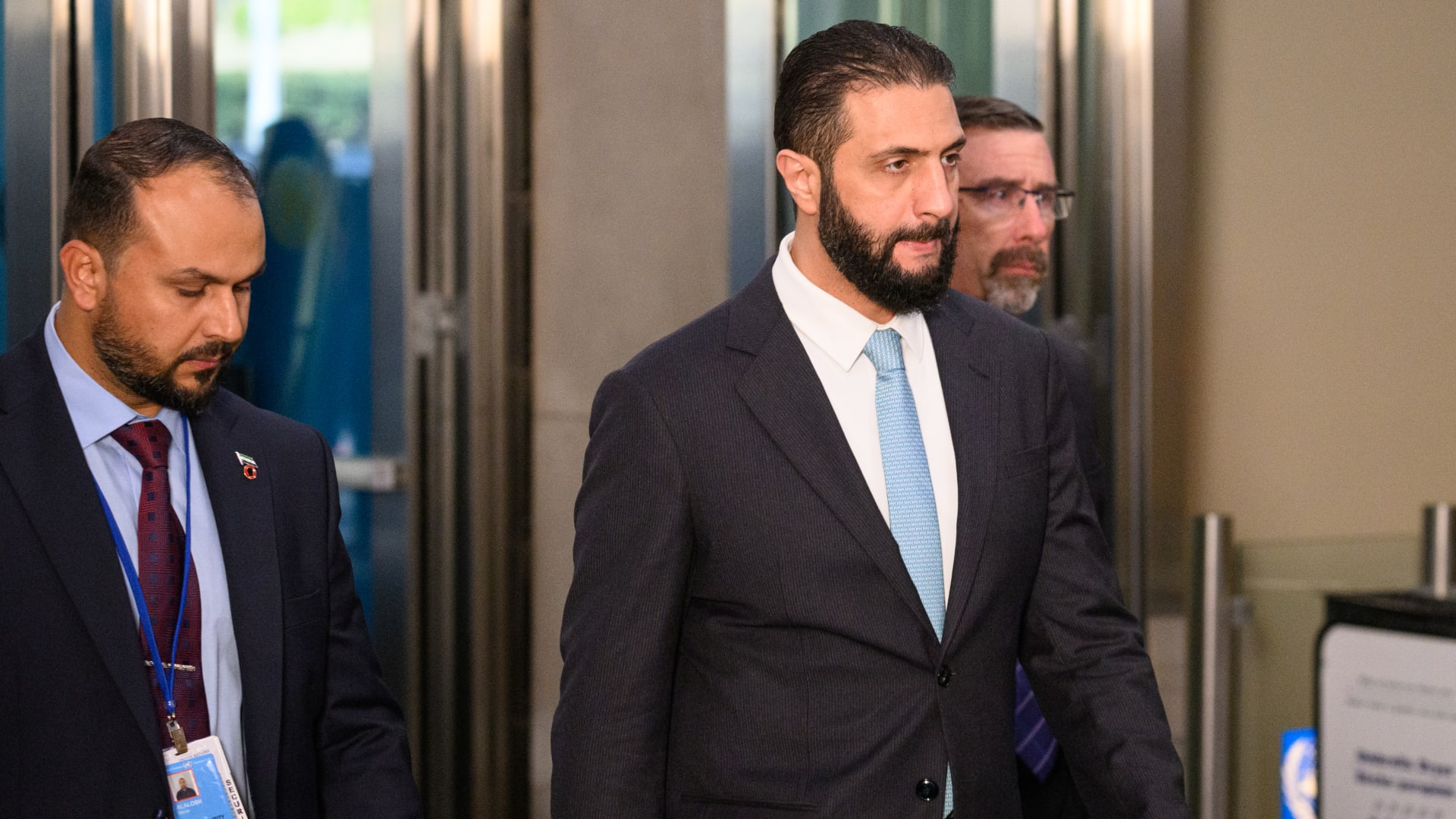 مجلس الأمن يعتمد قرارا أمريكيا بشطب اسم أحمد الشرع من قائمة العقوبات