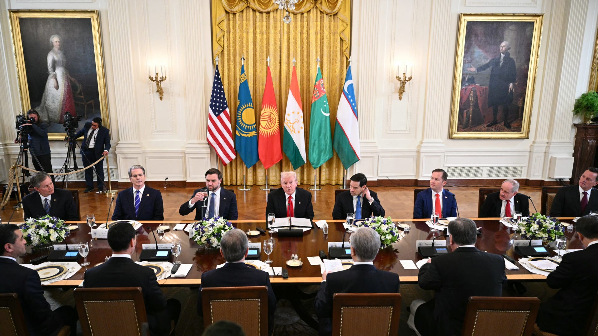 ترامب خلال استضافته لقادة آسيا الوسطى في البيت الأبيض: "بعضهم سينضم لاتفاقيات إبراهيم"