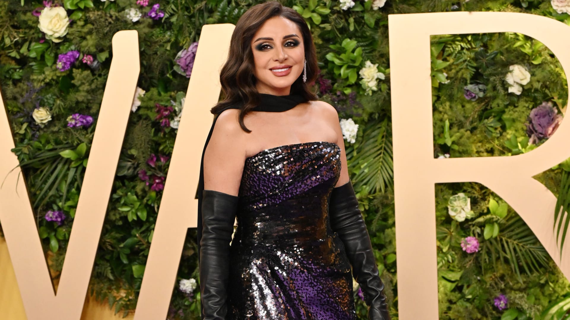 أنغام تتألّق بفستان من زهير مراد في موسم الرياض