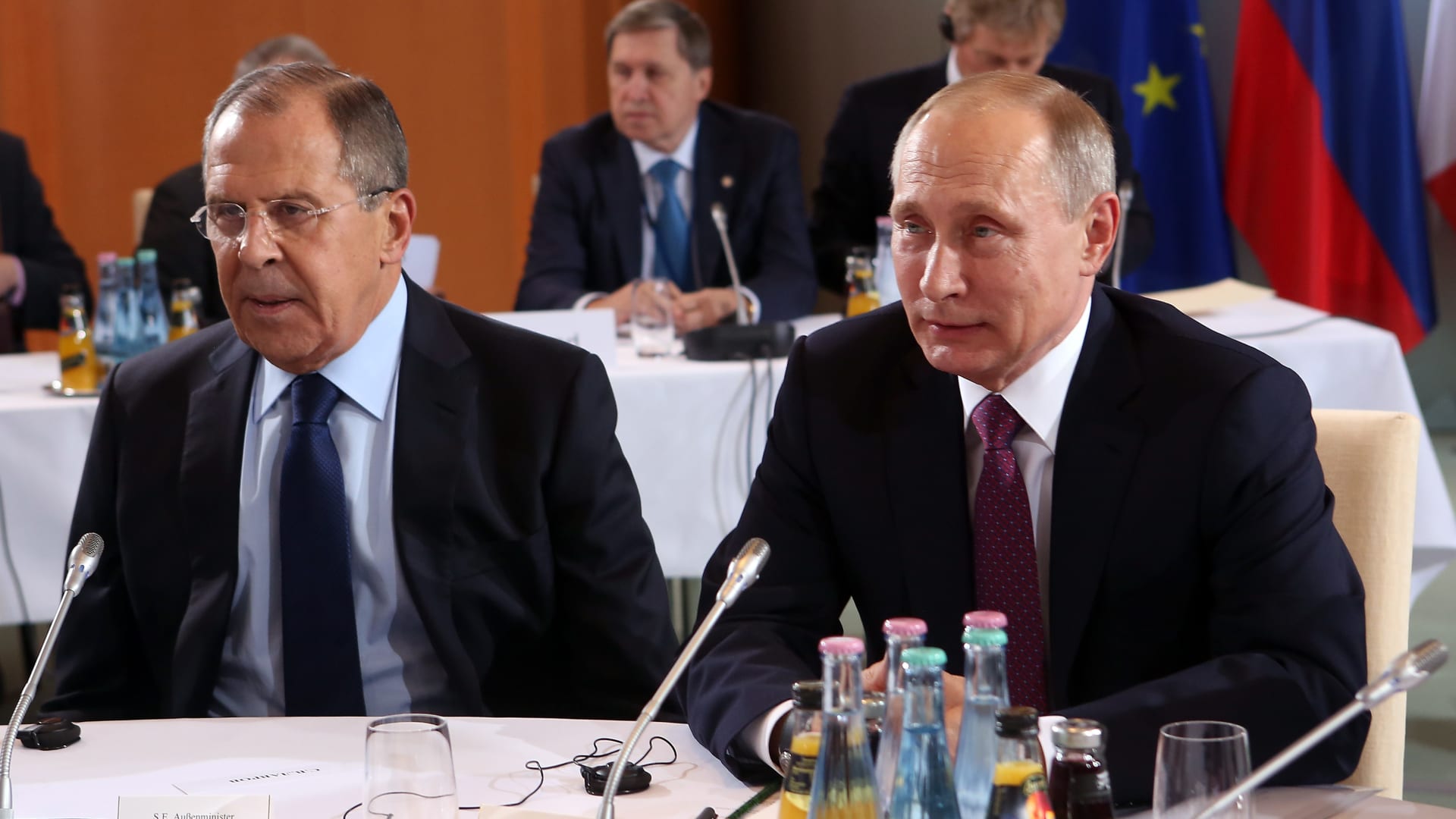 تقارير عن خلاف بين بوتين ووزير خارجيته لافروف بعد الغاء القمة مع ترامب والكرملين يعلق