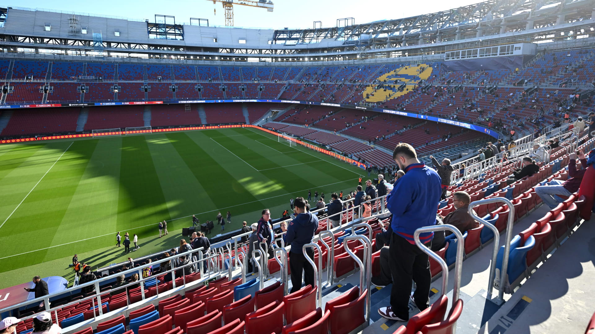 بعد غياب لأكثر من عامين.. لاعبو برشلونة يعودون إلى ملعب "سبوتيفاي كامب نو" بحصة تدريبية