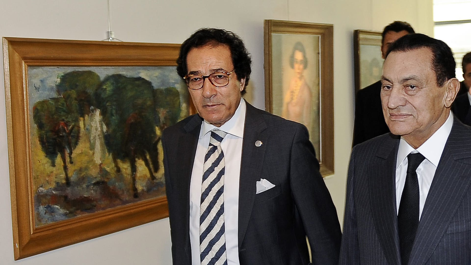 مصر.. علاء مبارك يثير تفاعلا بتسمية شخصية من "أعظم وزراء الثقافة" بتاريخ البلاد