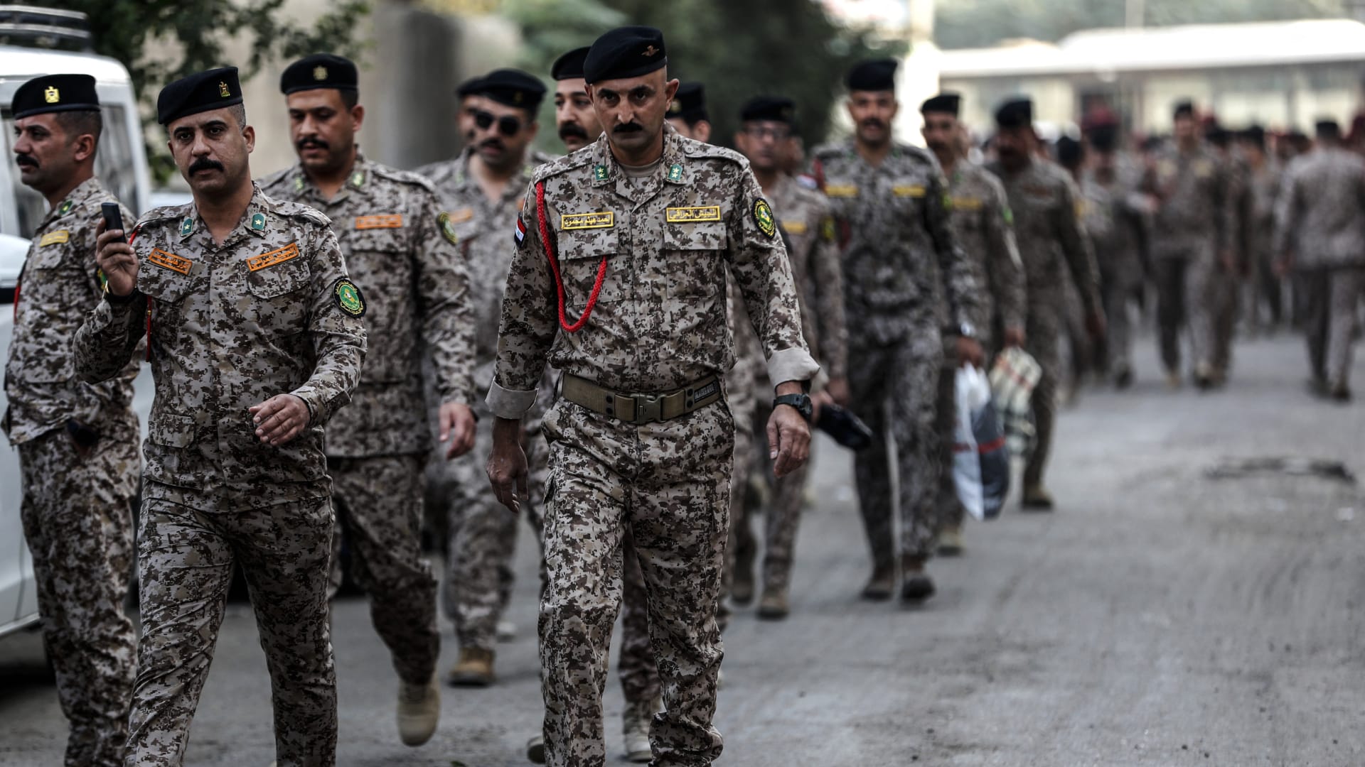 "ندفع الفاسد بالأصلح".. مقتدى الصدر يوجه دعوة لمقاطعة الانتخابات العراقية مع بدء التصويت