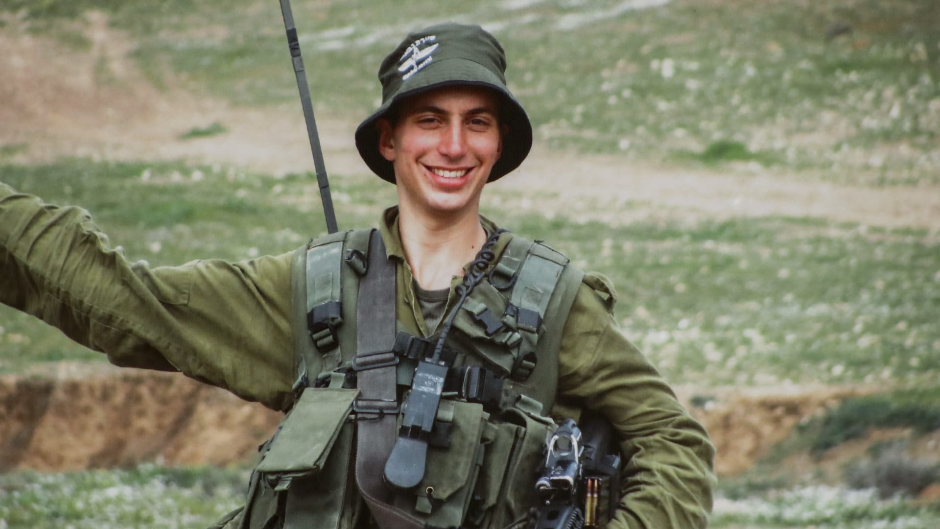 إسرائيل تتسلم رفاتا يفترض أنه لجندي قُتل في حرب 2014