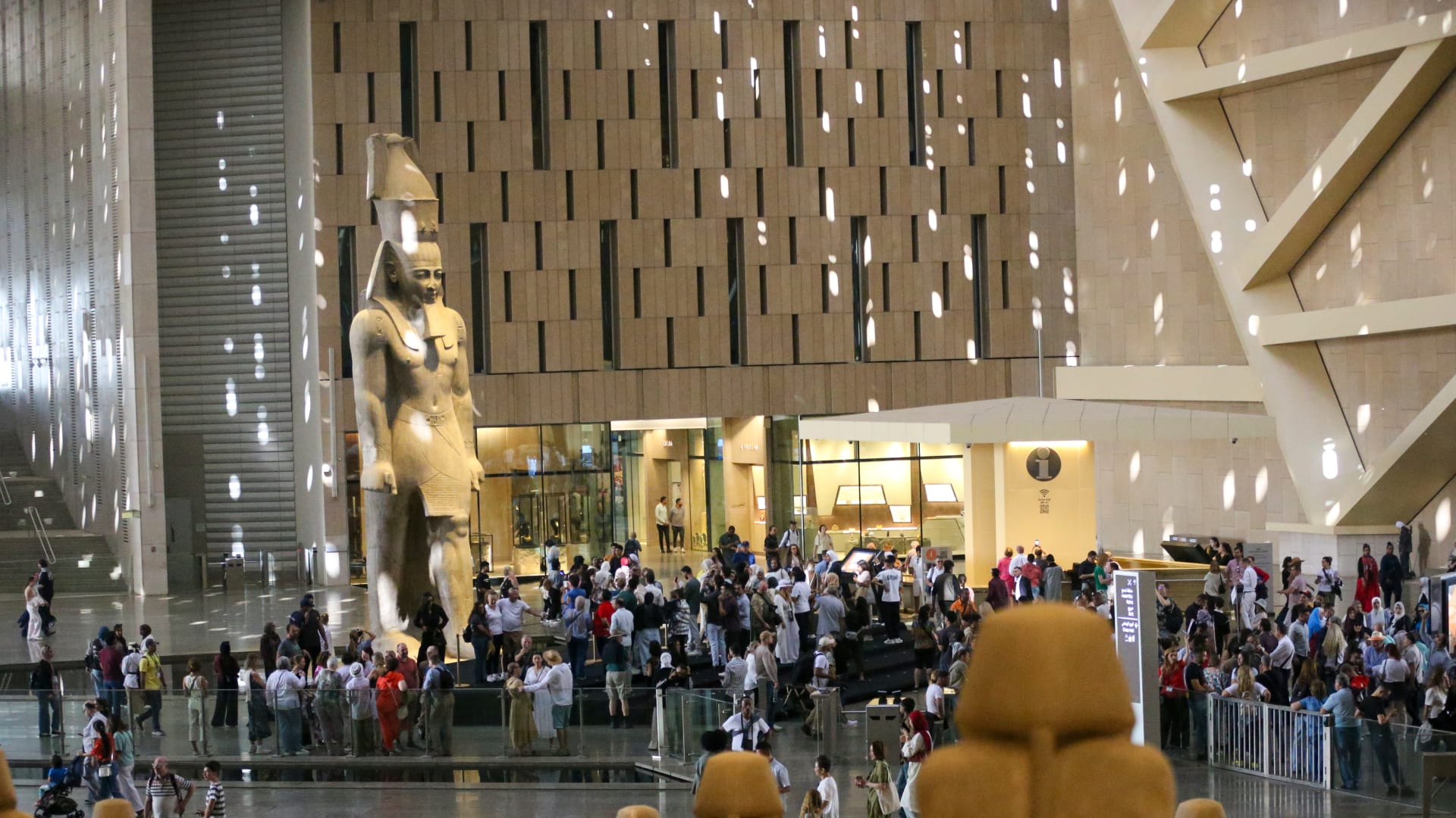 صور منسوبة إلى "حريق هائل في المتحف المصري الكبير".. ما صحتها؟