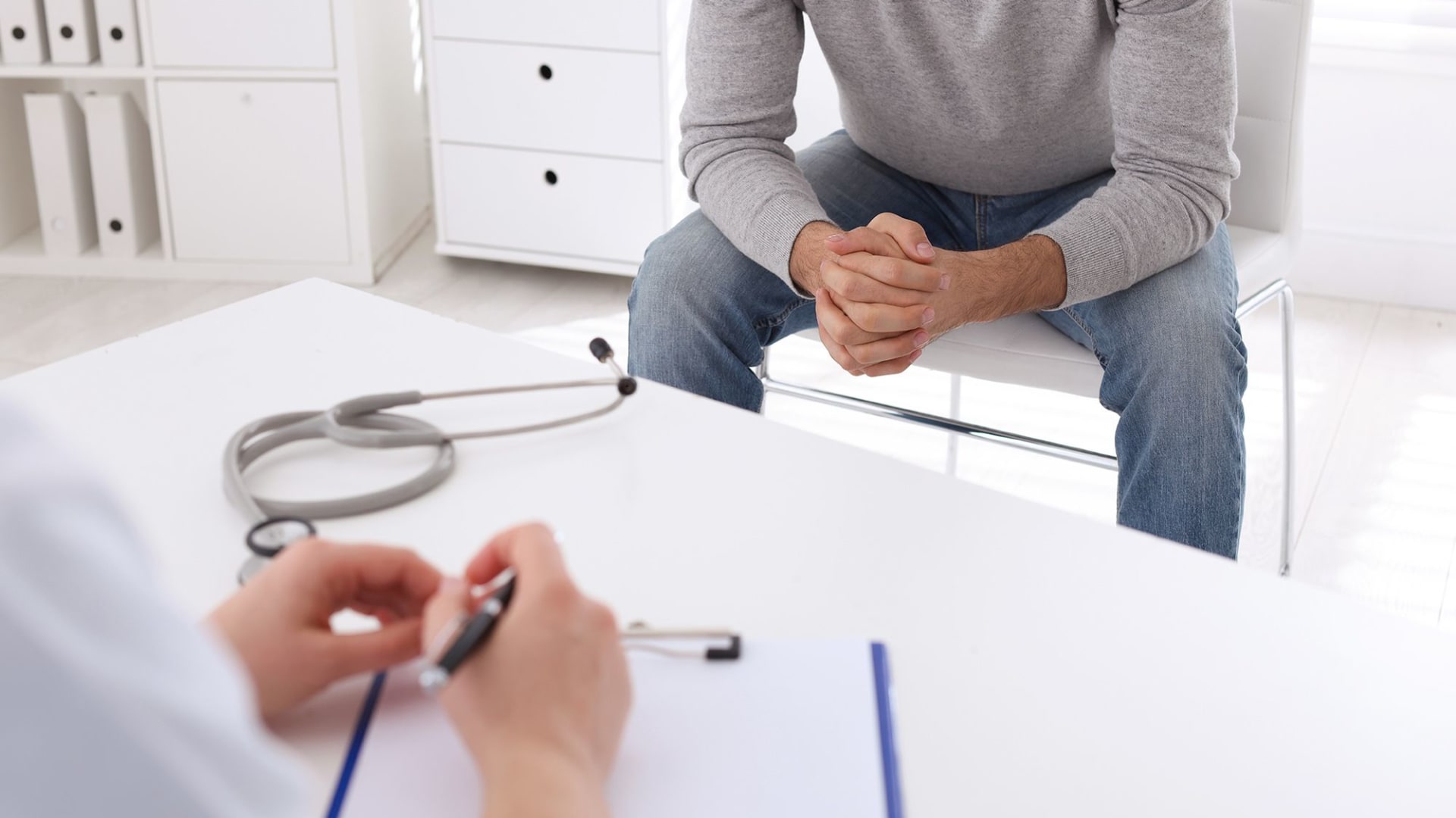 علامات العُقم عند الرجال..ما أسباب هذه الحالة؟