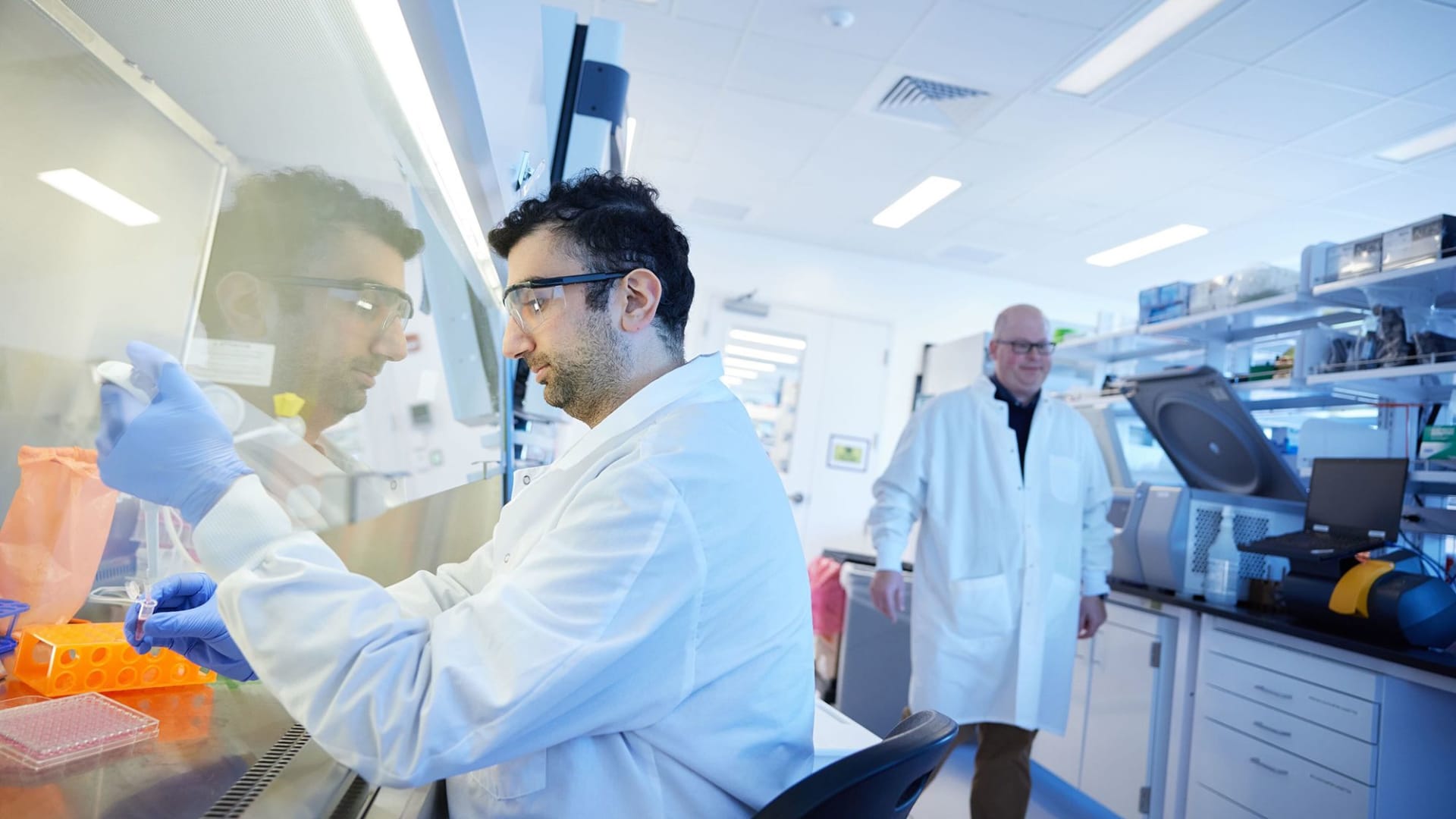 بحقنة واحدة.. خلايا جسمك ستتحوّل إلى مصانع لهرمون GLP-1