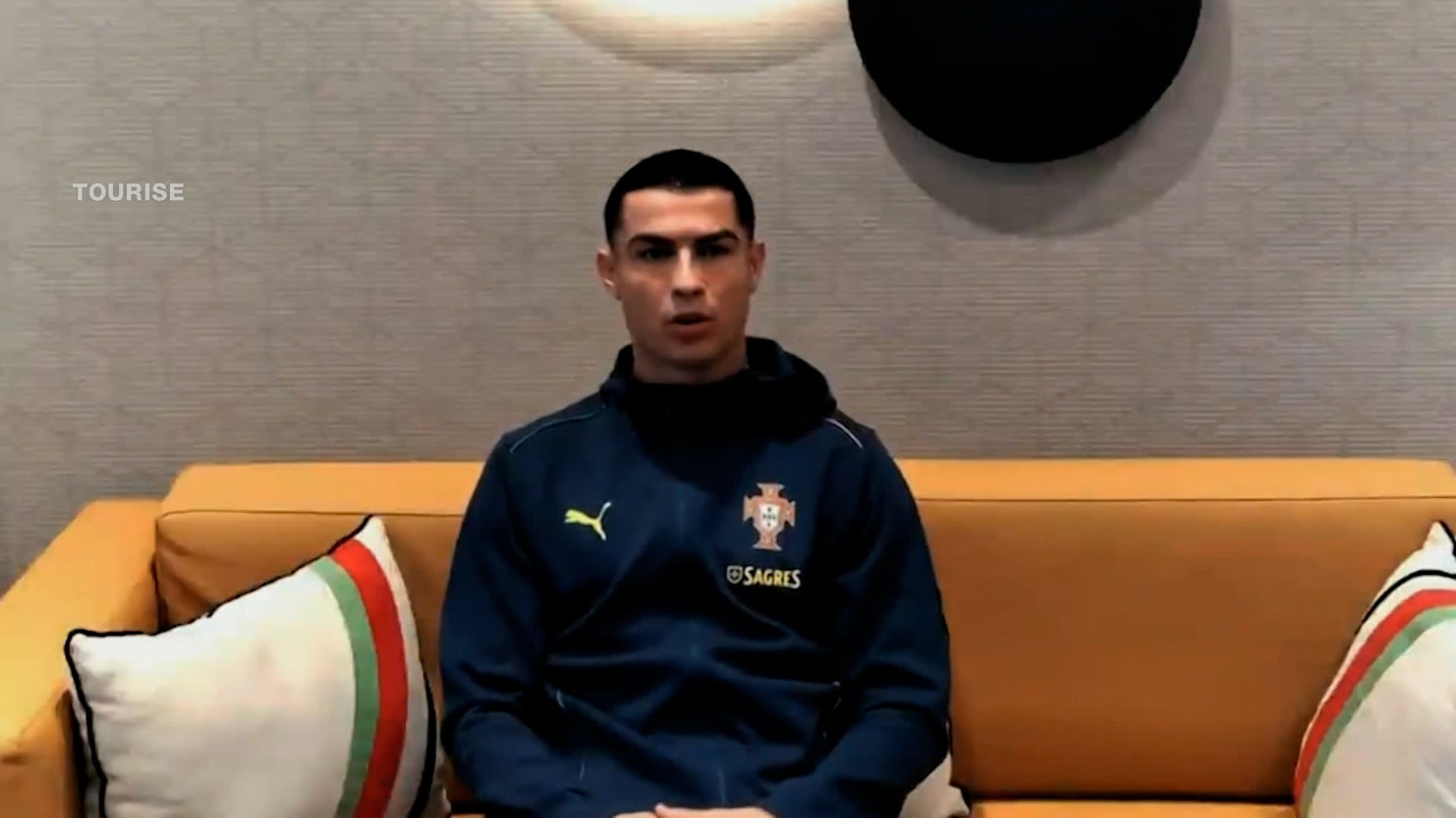 شاهد ما قاله رونالدو لمذيعة CNN عن الحياة في السعودية