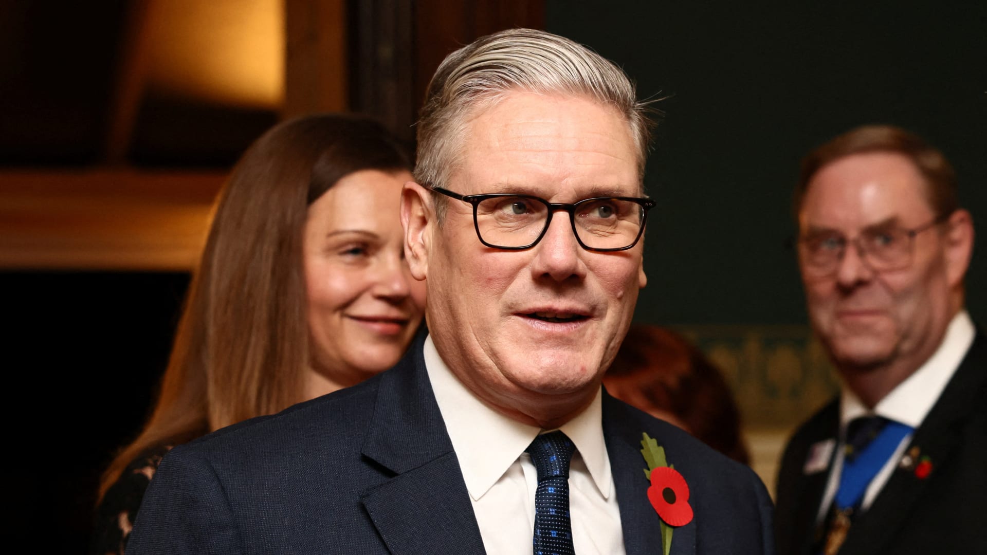 في ظل تهديدات ترامب.. رئيس وزراء بريطانيا: على BBC ترتيب أمورها