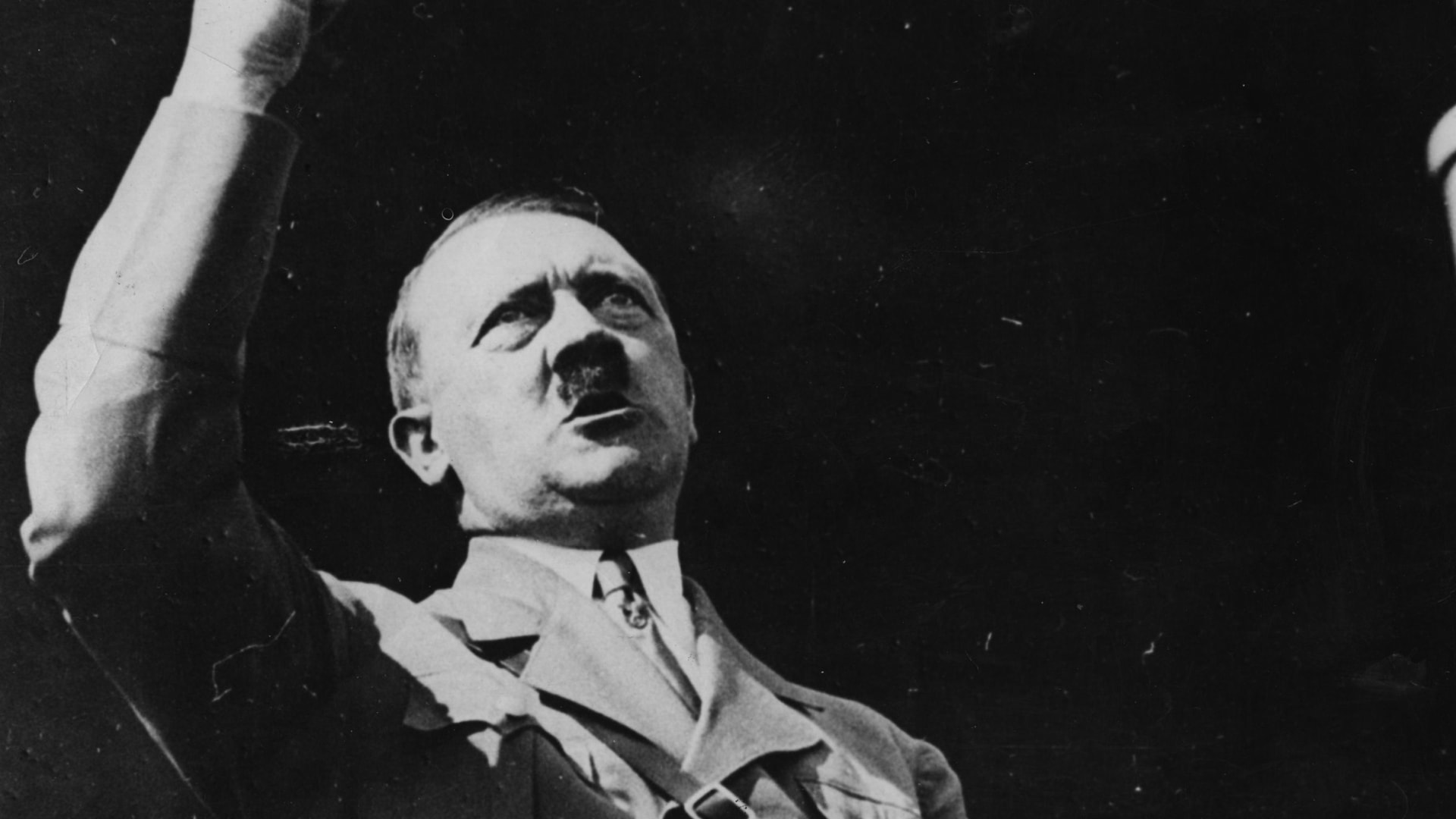 فحص الحمض النووي لهتلر يظهر احتمال إصابته بهذا الاضطراب الجيني