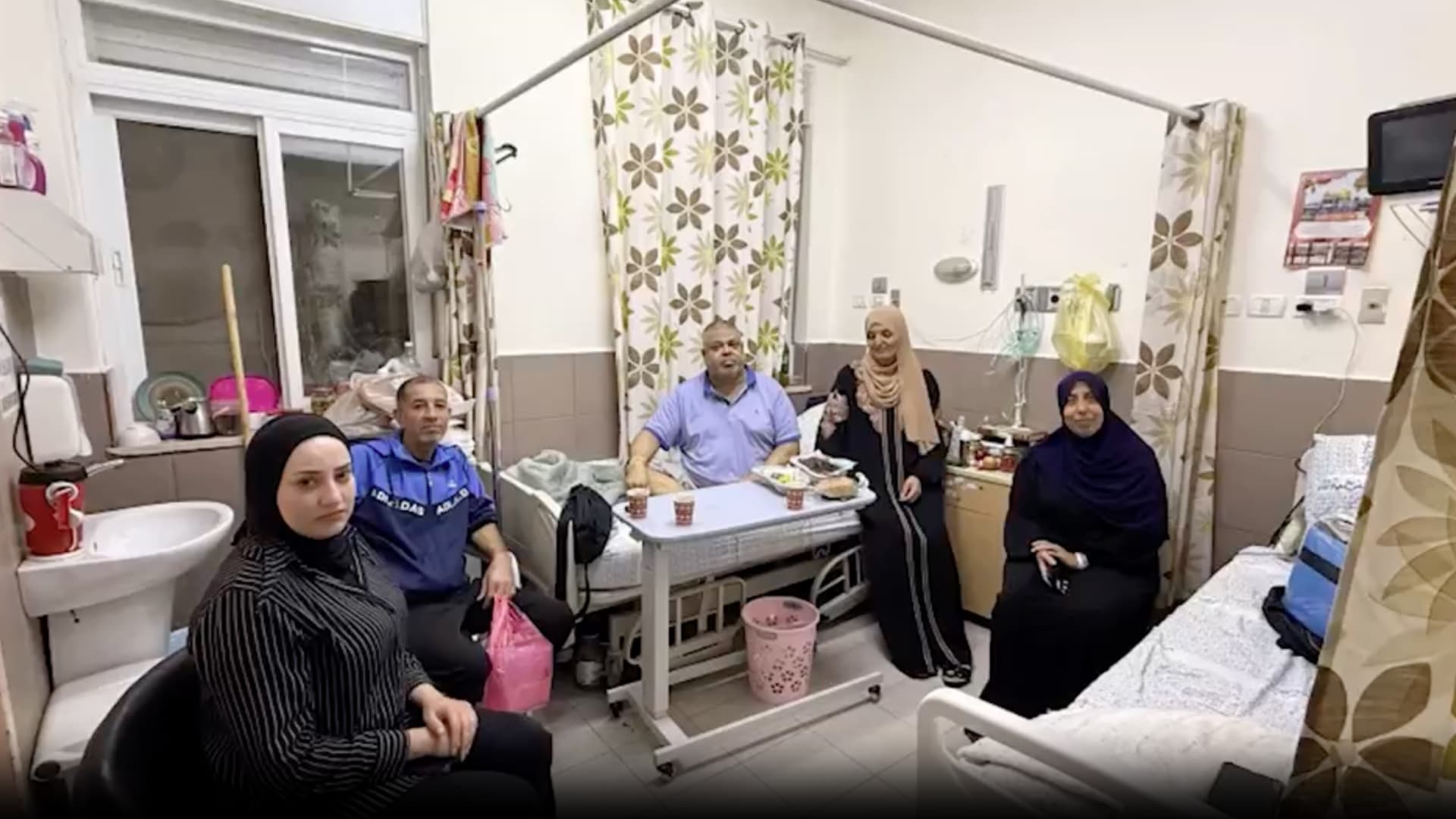 رغم تدمير معظم مستشفيات غزة.. إسرائيل تخطط لترحيل مرضى فلسطينيين من القدس إلى القطاع