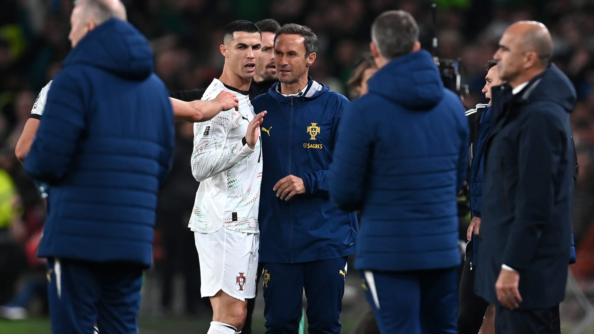 هل يُغيّب الطرد رونالدو عن مباراتين في كأس العالم؟ هذا ما ينص عليه قانون الفيفا