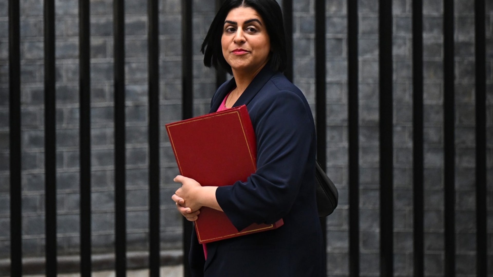 لا إقامة دائمة قبل 20 عامًا.. بريطانيا تُعلن عن "أهم" تغيير في قواعد اللجوء