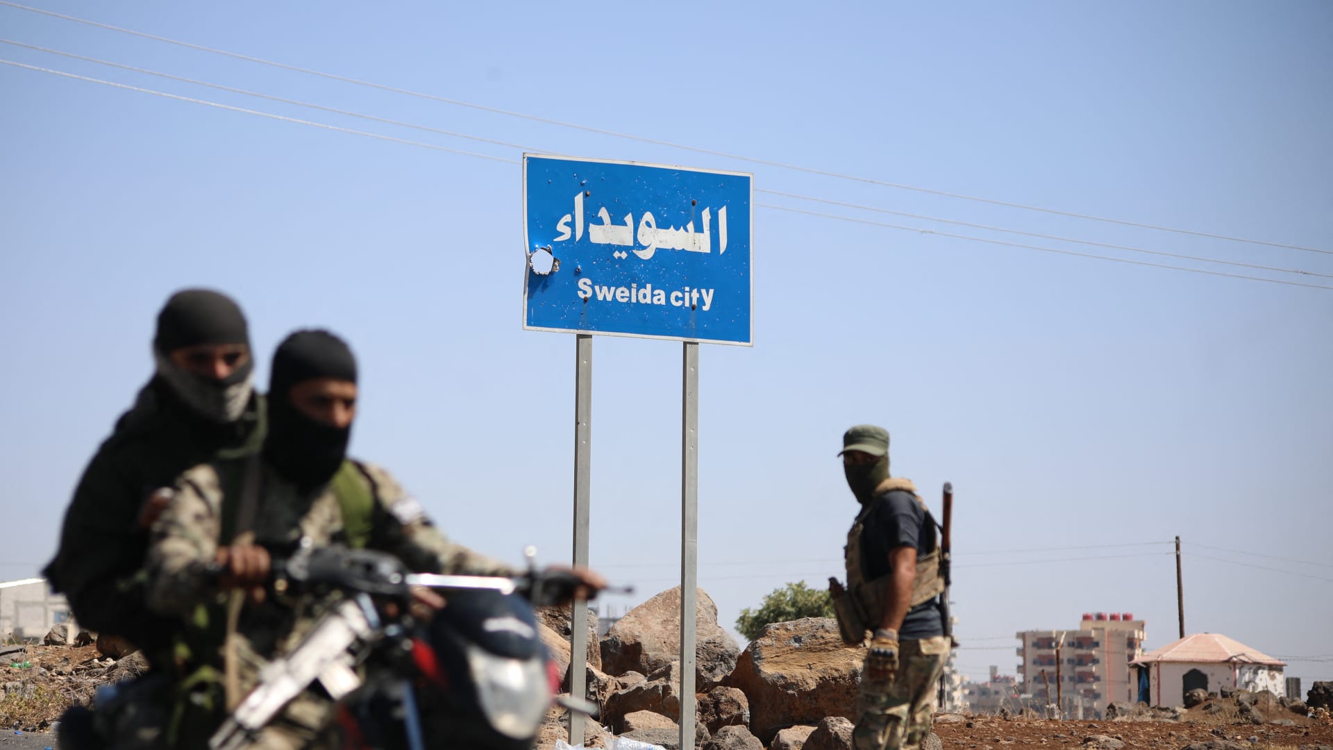 لجنة التحقيق في أحداث السويداء تعلن نتائج عملها.. وتوقيف عناصر أمنية وعسكرية