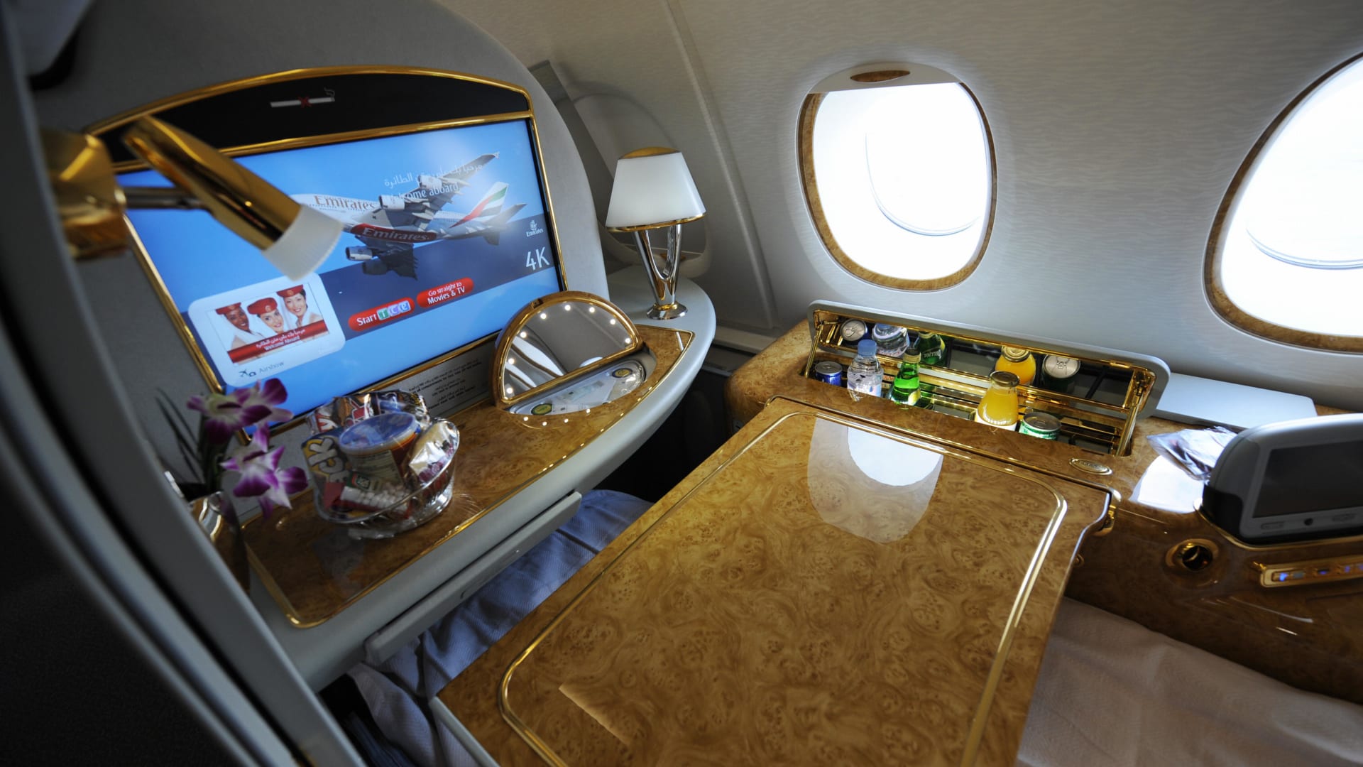 طيران الإمارات تعلن تزويد أسطولها بخدمة "ستارلينك" للإنترنت فائق السرعة