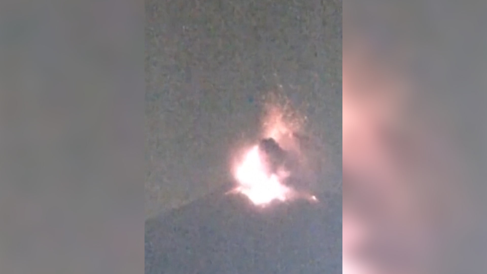 بركان "ساكوراجيما" الياباني ينفث سحابة رماد بارتفاع 2.7 ميل