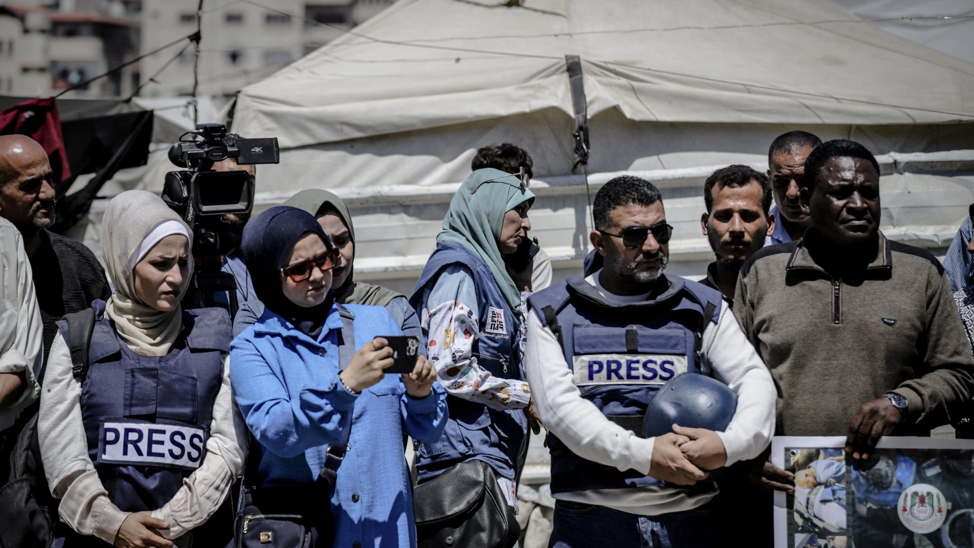 نقيب الصحفيين الفلسطينيين يطالب الجنائية الدولية بكشف إجراءاتها بشأن شكاواها