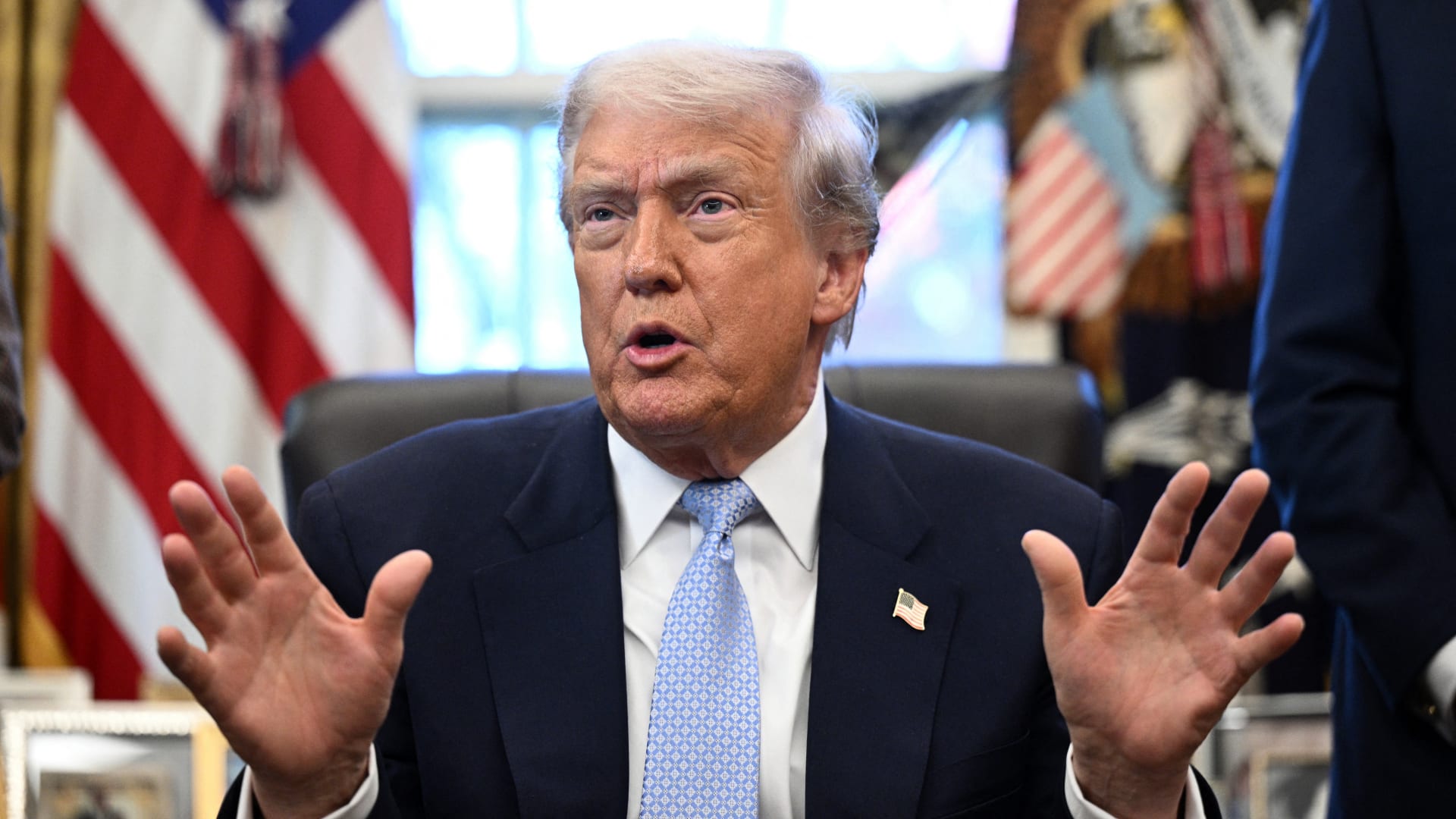 هل سترسل قوات أمريكية إلى فنزويلا؟.. ترامب يرد