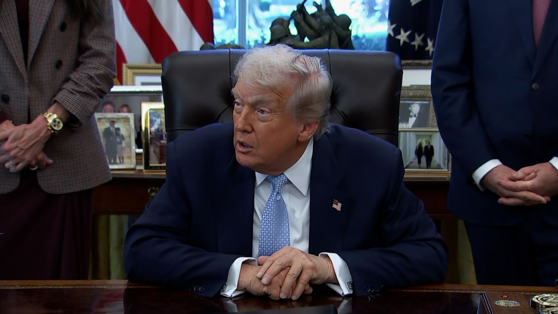 صحفي يسأل ترامب عما إذا كانت أمريكا ستقصف المكسيك.. شاهد كيف رد